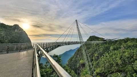 Explore Sky Bridges of Malaysia With Architecture, Locations, and Travel Information